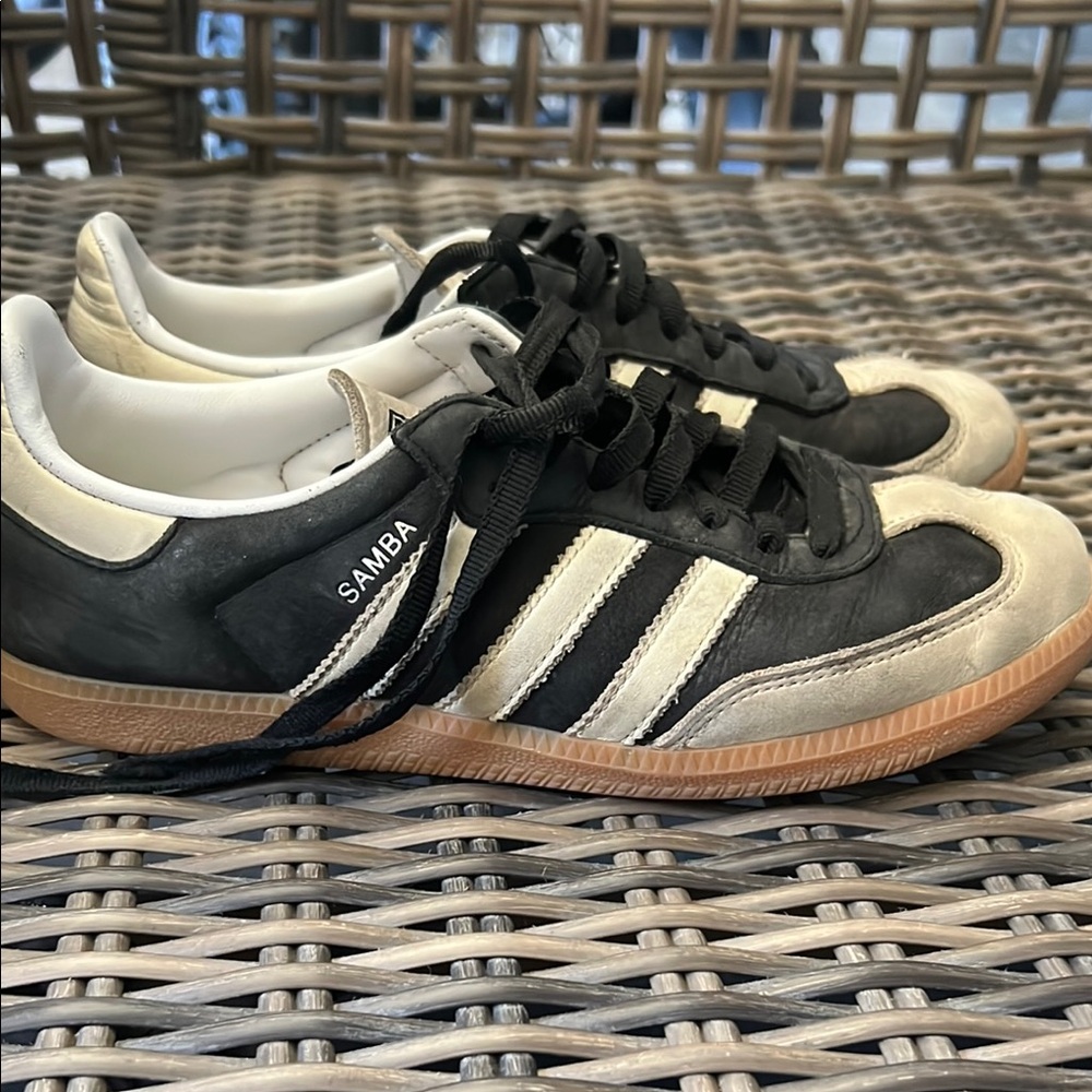 Adidas Samba women’s Black and Beige Shoes